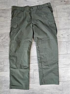 Men's 5.11 Tactical Cargo Green Work Pants Size 40 X 30 Straight Leg Pockets